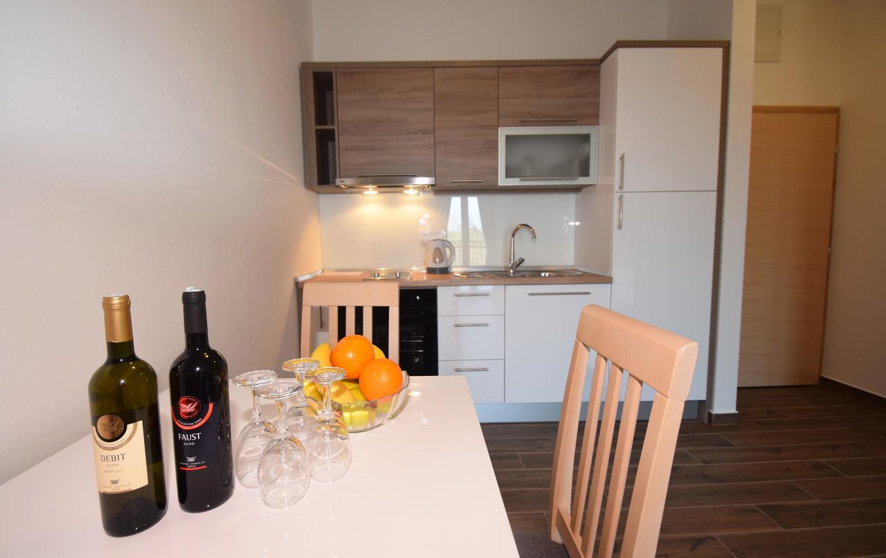 Apartments Paklenica Starigrad Paklenica Ngoại thất bức ảnh
