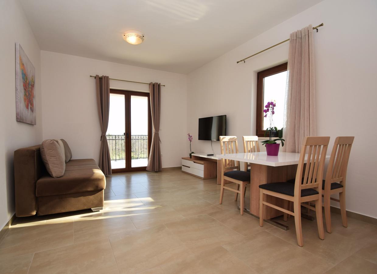 Apartments Paklenica Starigrad Paklenica Ngoại thất bức ảnh