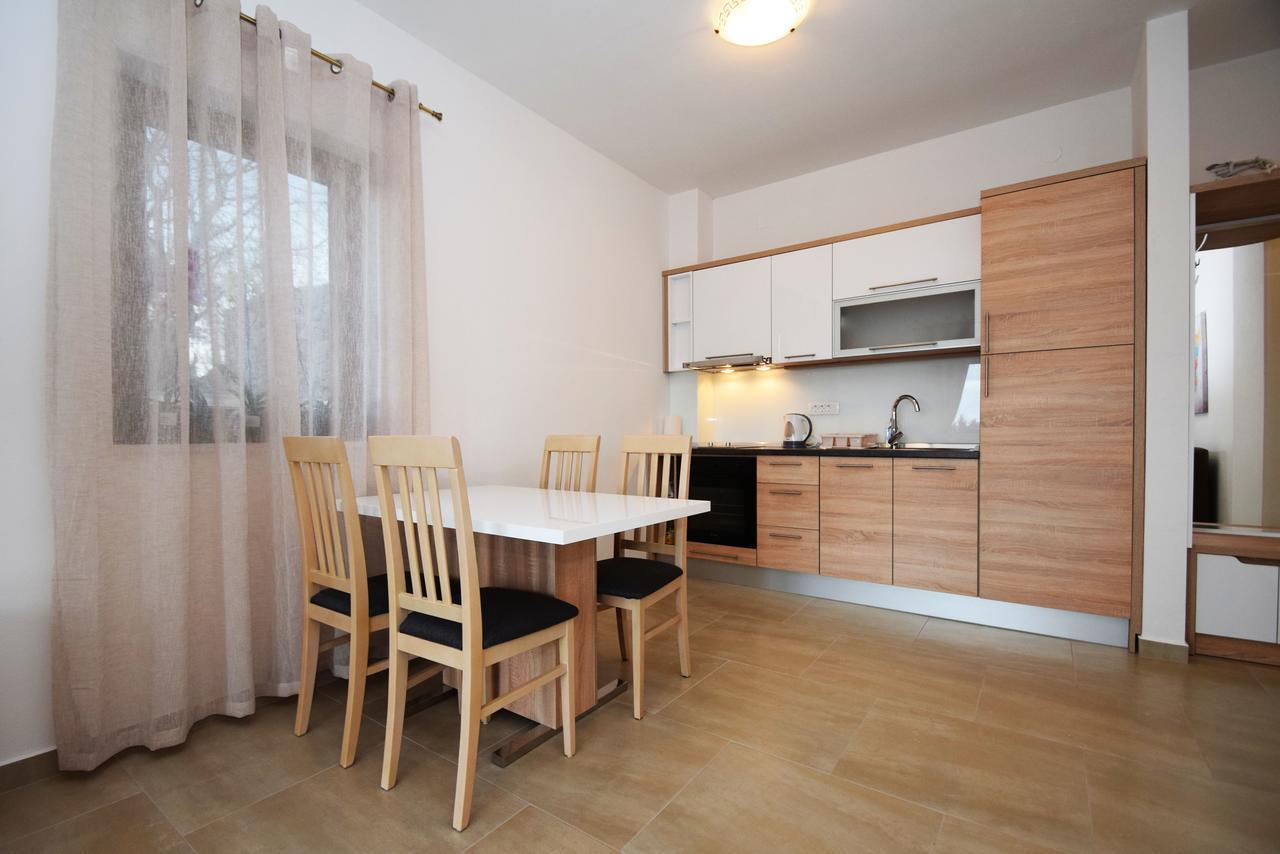 Apartments Paklenica Starigrad Paklenica Ngoại thất bức ảnh