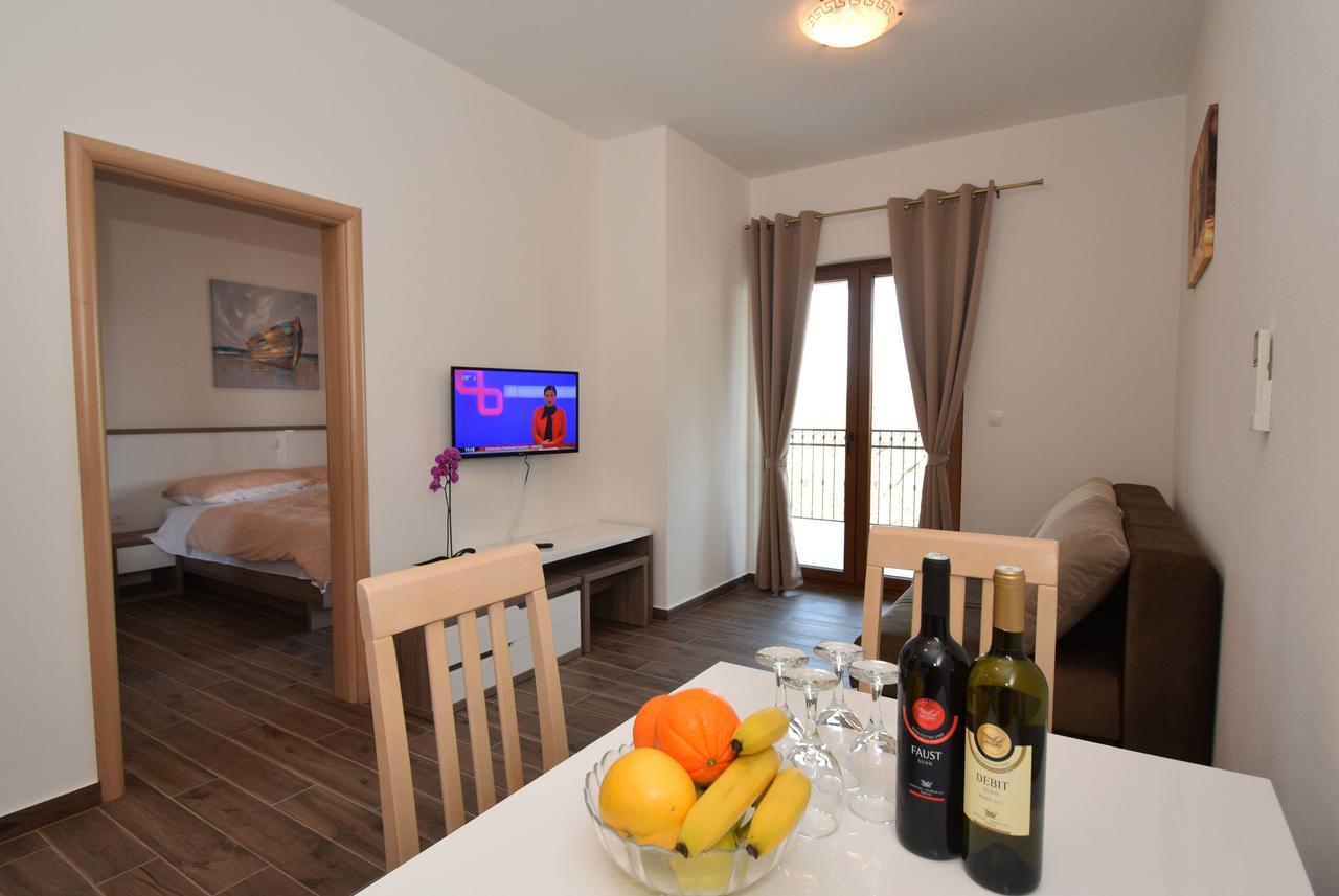Apartments Paklenica Starigrad Paklenica Ngoại thất bức ảnh