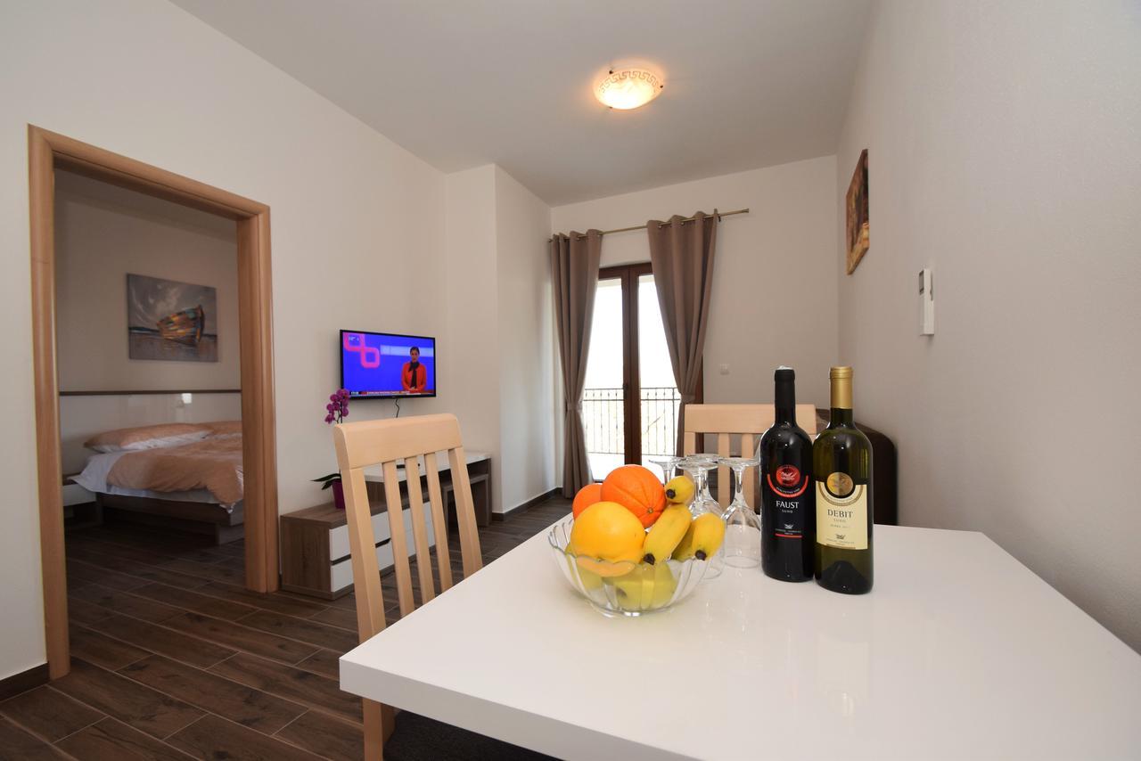 Apartments Paklenica Starigrad Paklenica Ngoại thất bức ảnh