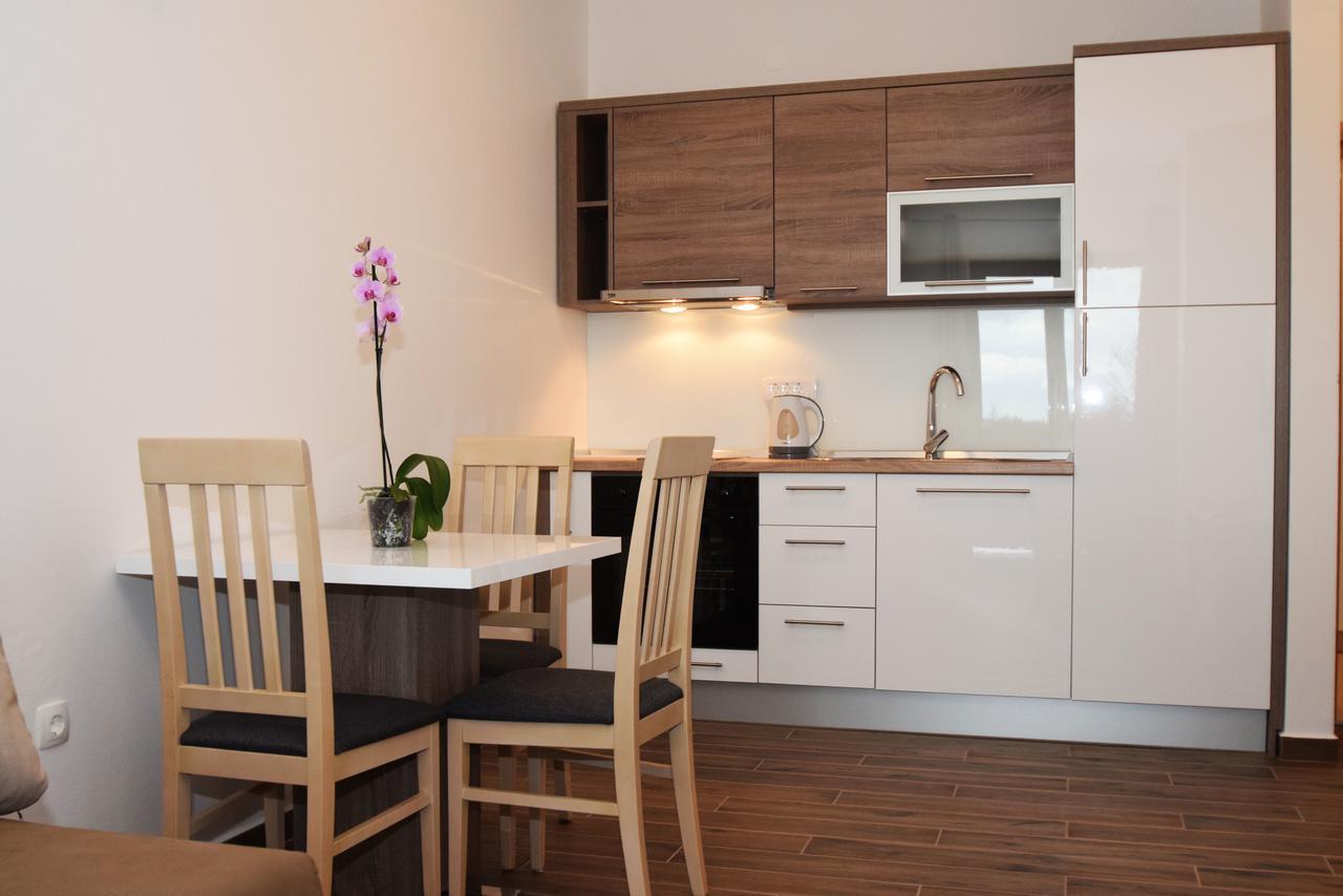 Apartments Paklenica Starigrad Paklenica Ngoại thất bức ảnh