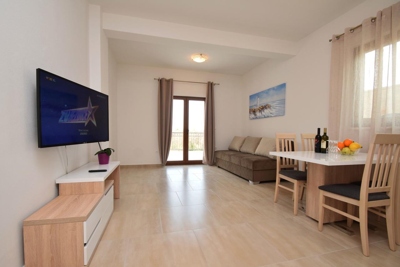 Apartments Paklenica Starigrad Paklenica Ngoại thất bức ảnh