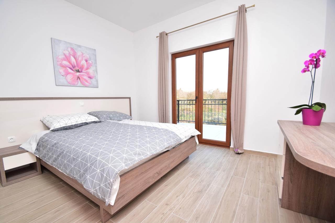 Apartments Paklenica Starigrad Paklenica Ngoại thất bức ảnh