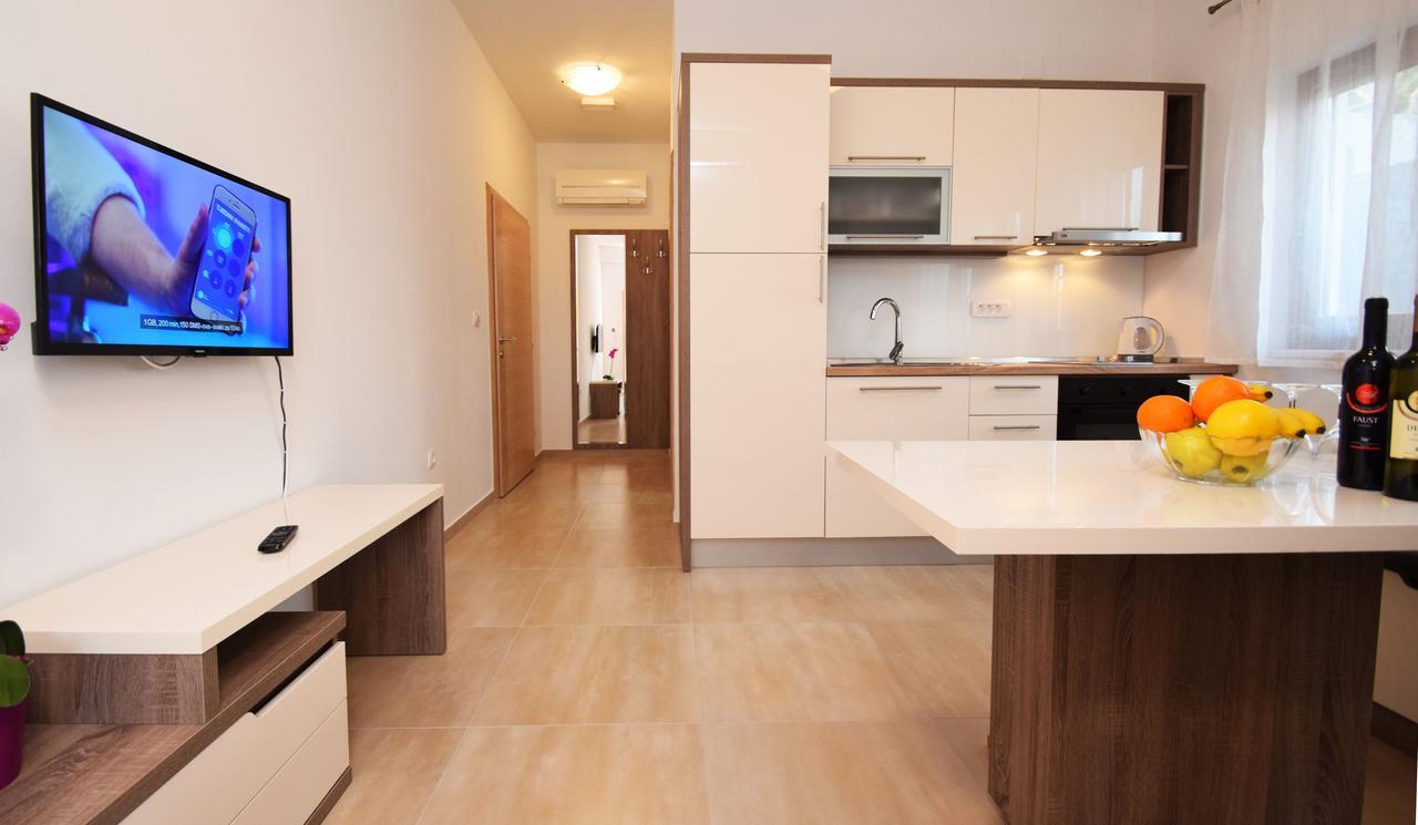Apartments Paklenica Starigrad Paklenica Ngoại thất bức ảnh