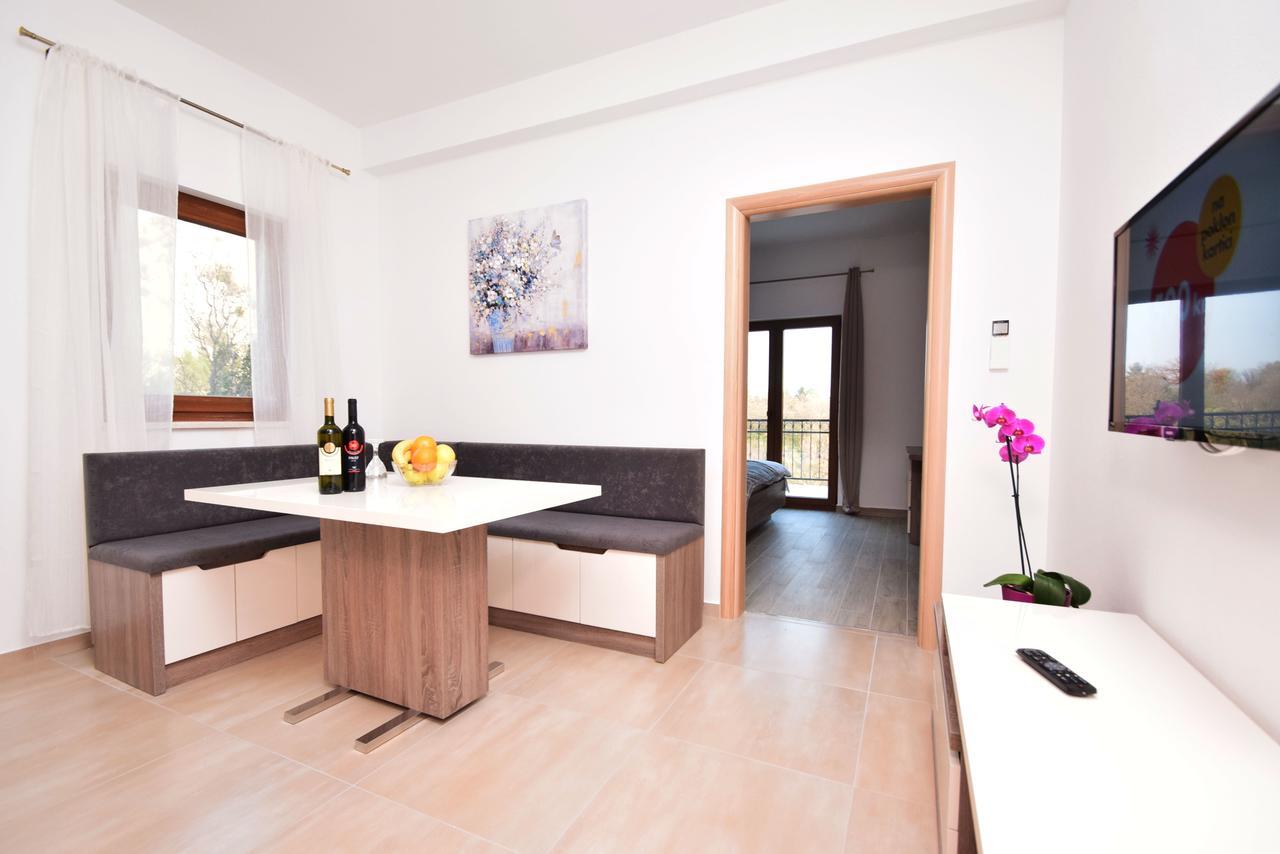 Apartments Paklenica Starigrad Paklenica Ngoại thất bức ảnh