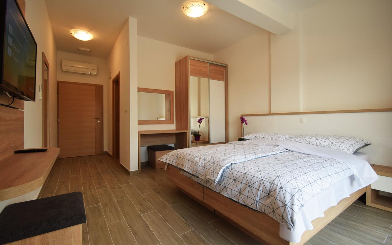 Apartments Paklenica Starigrad Paklenica Ngoại thất bức ảnh